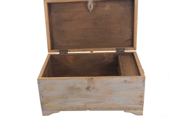 A7232 I17 TRUNK WOODEN 68x45x35 2 Large